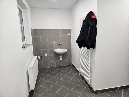 Oprava sociálního zázemí na farmě Sychrov